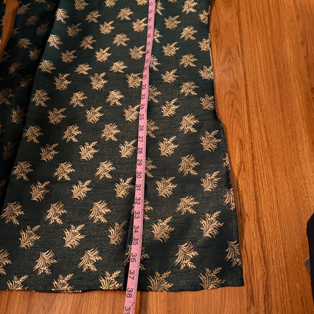 Elegant green and Gold Kurta, Size 36 - Picture 14 of 16